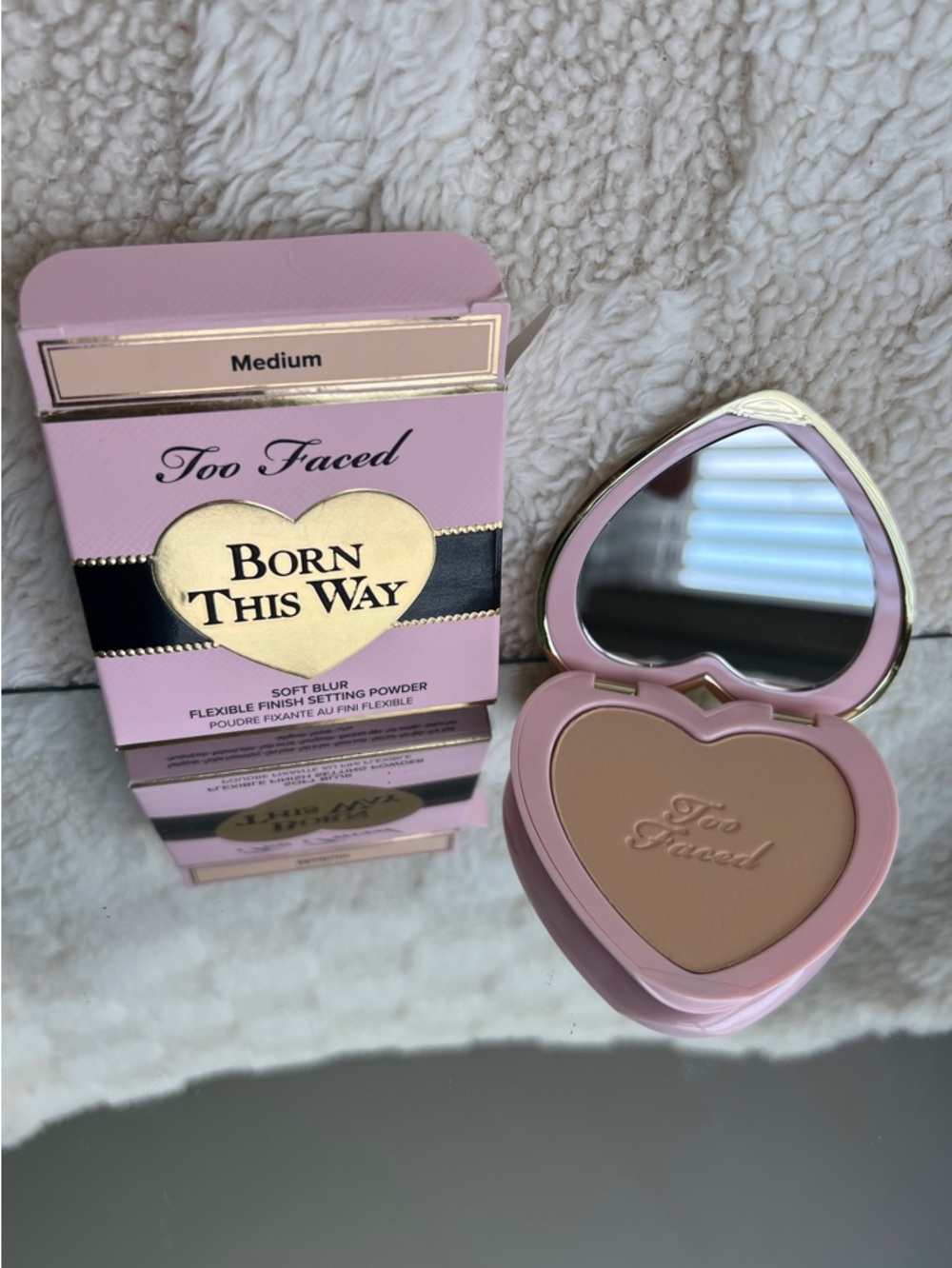 Too Faced Born This Way Soft Blur Setting Powder — Medium (Pink Compact)